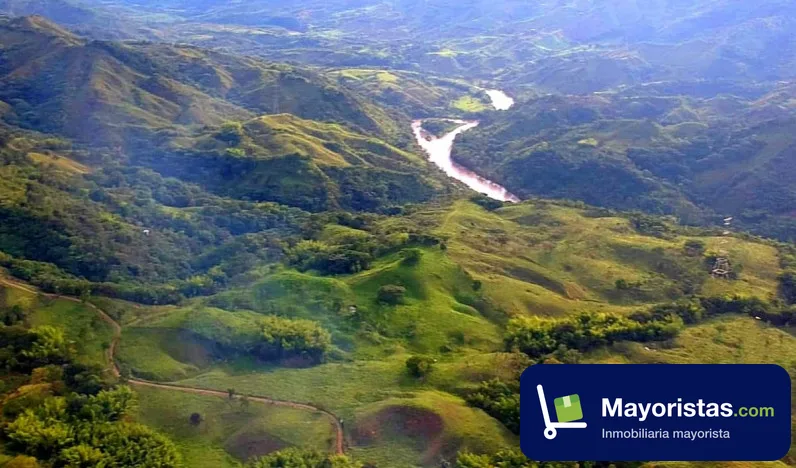 Finca ganadera de 7 ha en Marsella, Risaralda