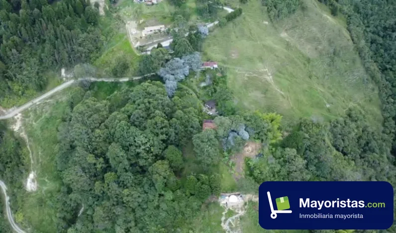 Finca agrícola de 25,6 ha en La Estrella, Antioquia