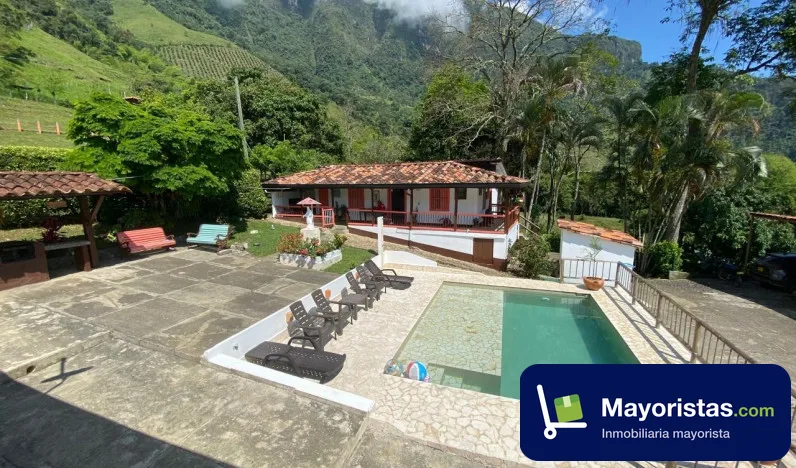 Finca ganadera de 14,7 ha en Jericó, Antioquia